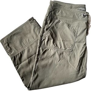 PrAna• Dri-Fit• Capri Pant• Size Small• Olive